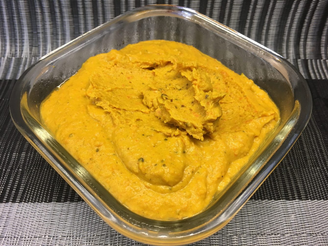 Vegane Käsecreme aus Kartoffeln und Karotten