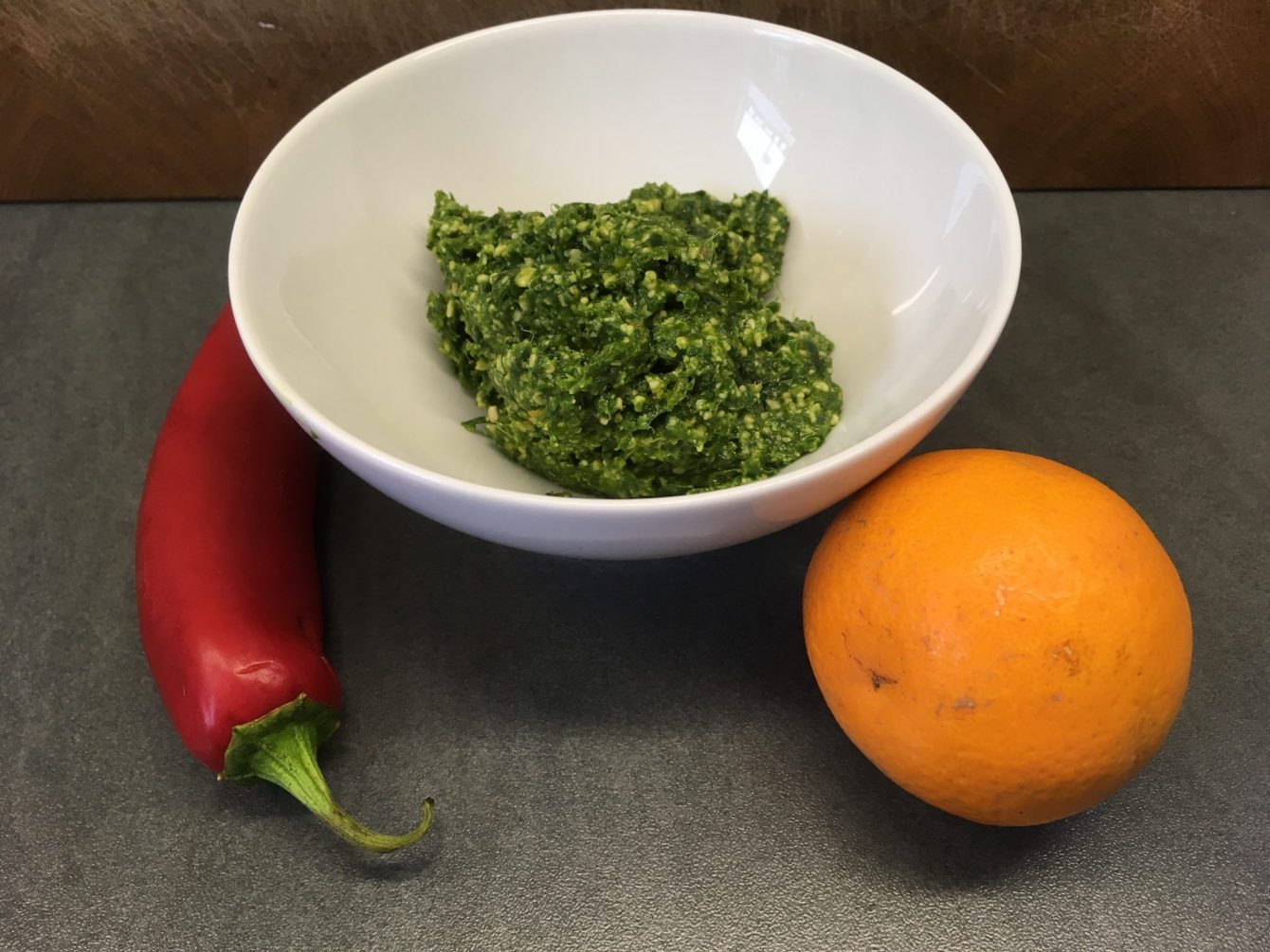 Bärlauch Cashew Pesto mit Orange, Chili und Minze
