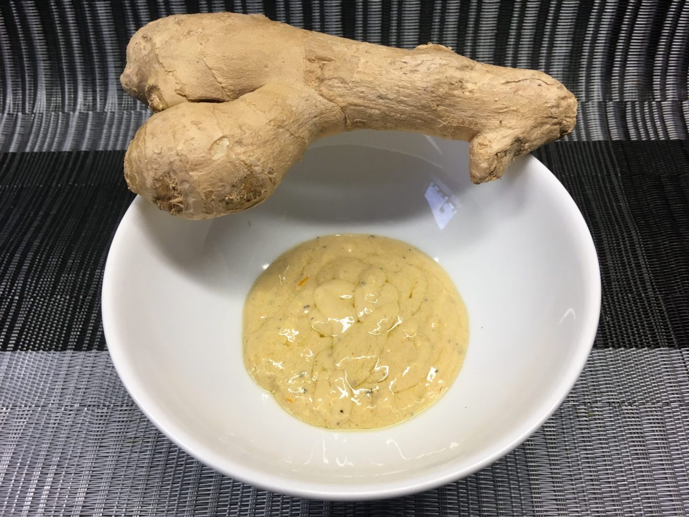 Orangen Ingwer Tahini Dressing