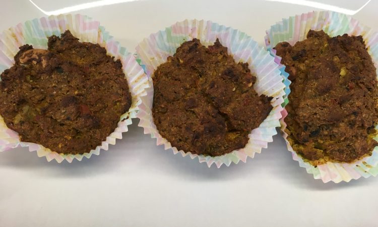 Tofu Muffins mit Zucchini, Paprika, Erdnuss und Curry