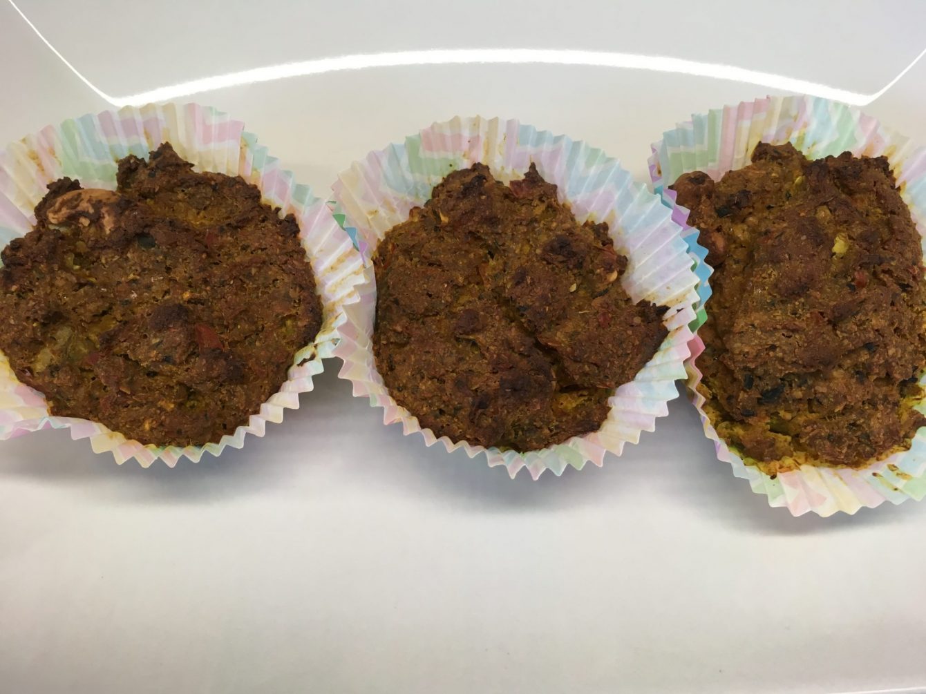 Tofu Muffins mit Zucchini, Paprika, Erdnuss und Curry