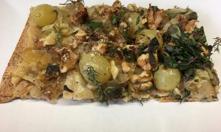 Lizza Flammkuchen mit Fenchel und Mandel Zwiebel Creme