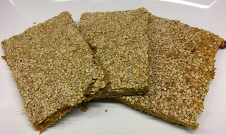Süßkartoffel Karotten Rohkost Brot mit Sesam
