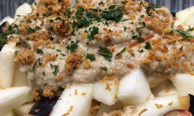 Pflaumen Birnen Salat mit Bananen Ingwer Paranuss Creme