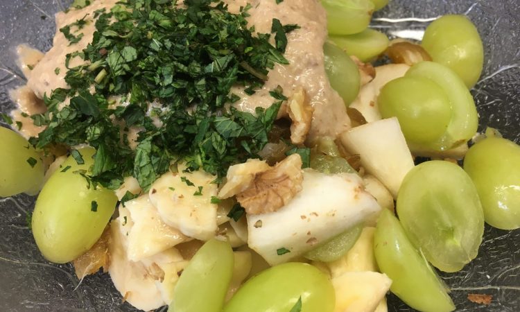 Birnen Walnuss Salat mit Trauben und Walnuss Bananen Zimt Creme