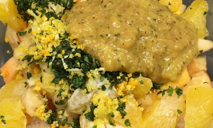 Apfel Orangen Salat mit Mango-Ingwer-Minz Dressing