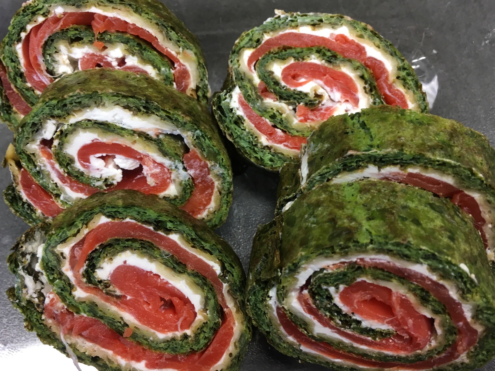 Gourmet Spinat-Lachs-Rolle mit Ziegenkäse