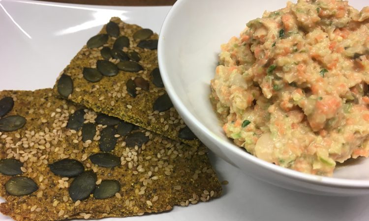 Karotten Sellerie Dip mit Kapern und veganer Mayonnaise