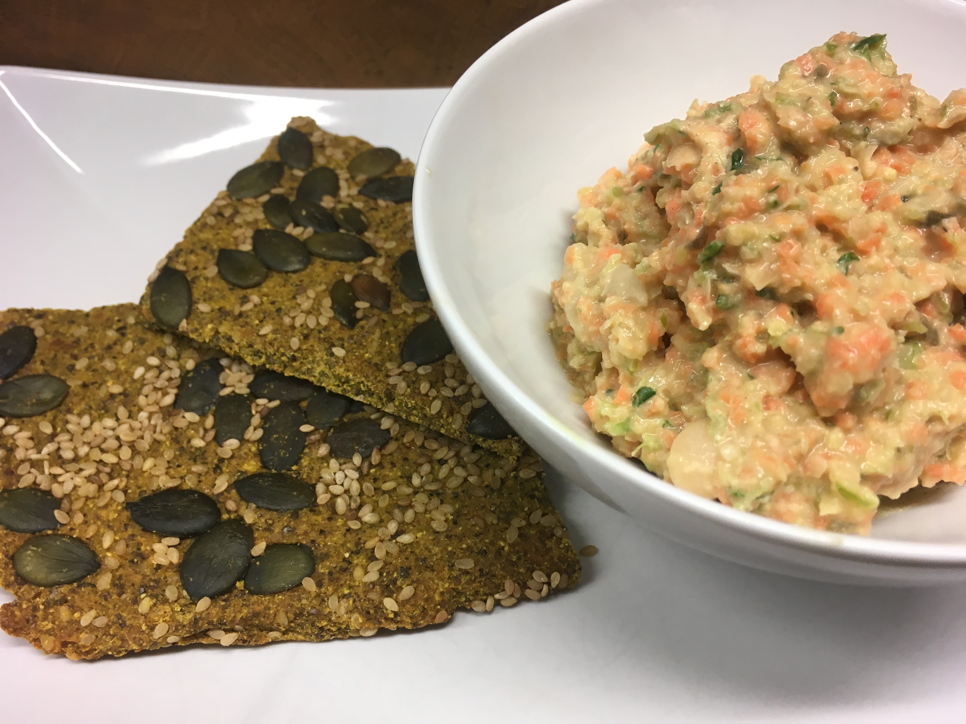 Karotten Sellerie Dip mit Kapern und veganer Mayonnaise