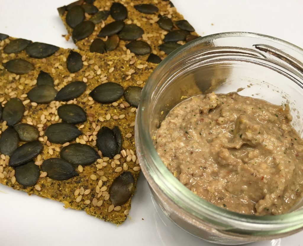 Kürbisbrot mit Bananen Haselnuss Creme Brotaufstrich