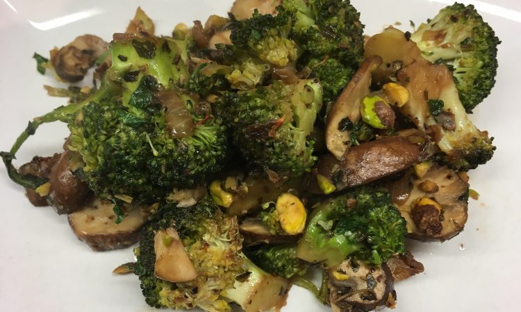 Brokkoli Pilz Gemüse mit Pistazien und Minze