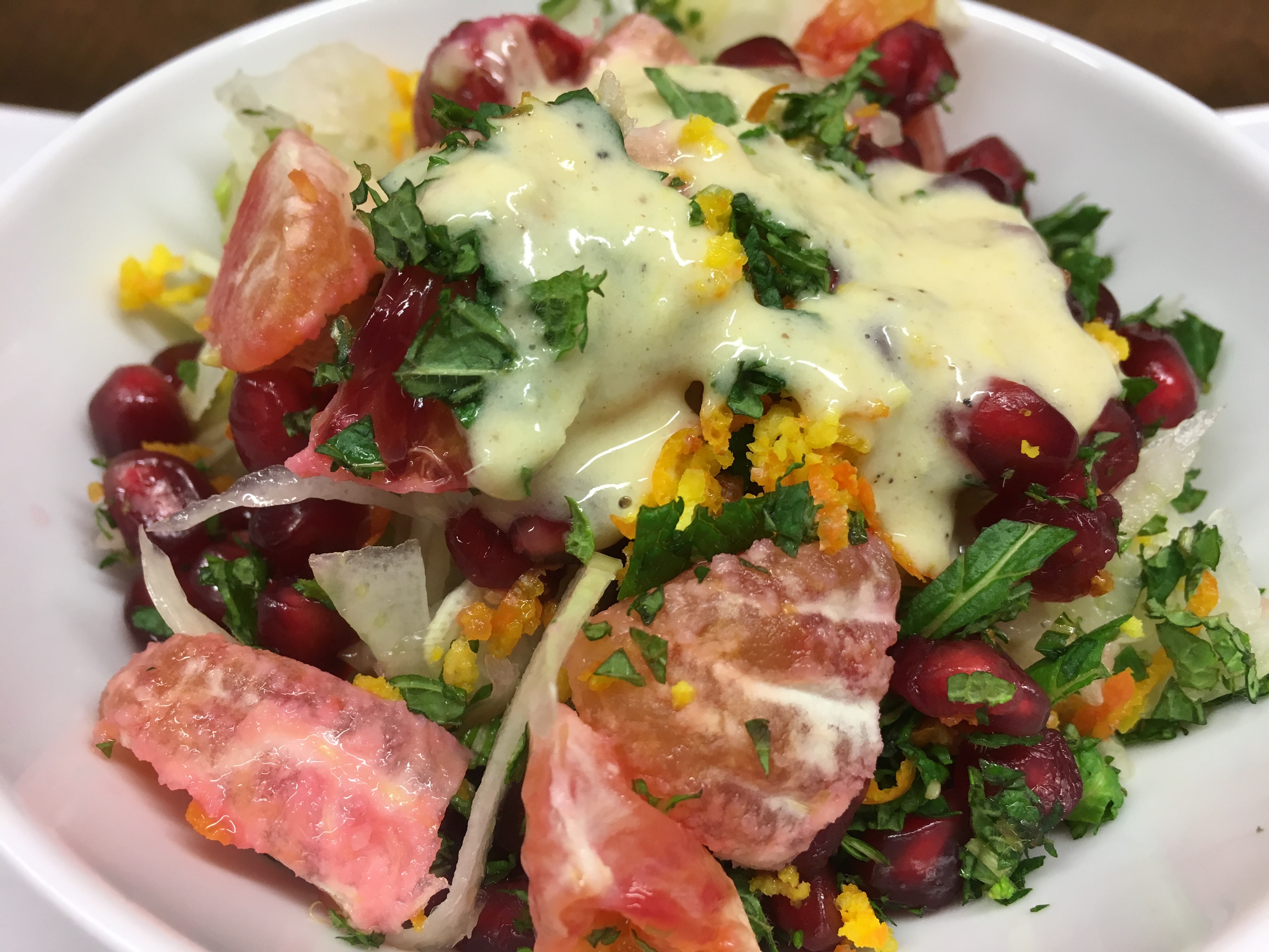 Fenchel Salat mit Blutorangen, Granatapfelkernen und Orangen Mandel Dressing