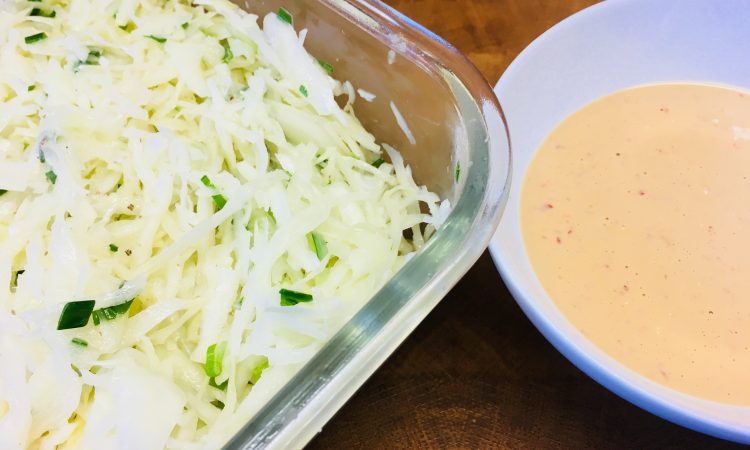 Weißkohl Salat mit Erdnüssen und Erdnuss Ingwer Chili Dressing