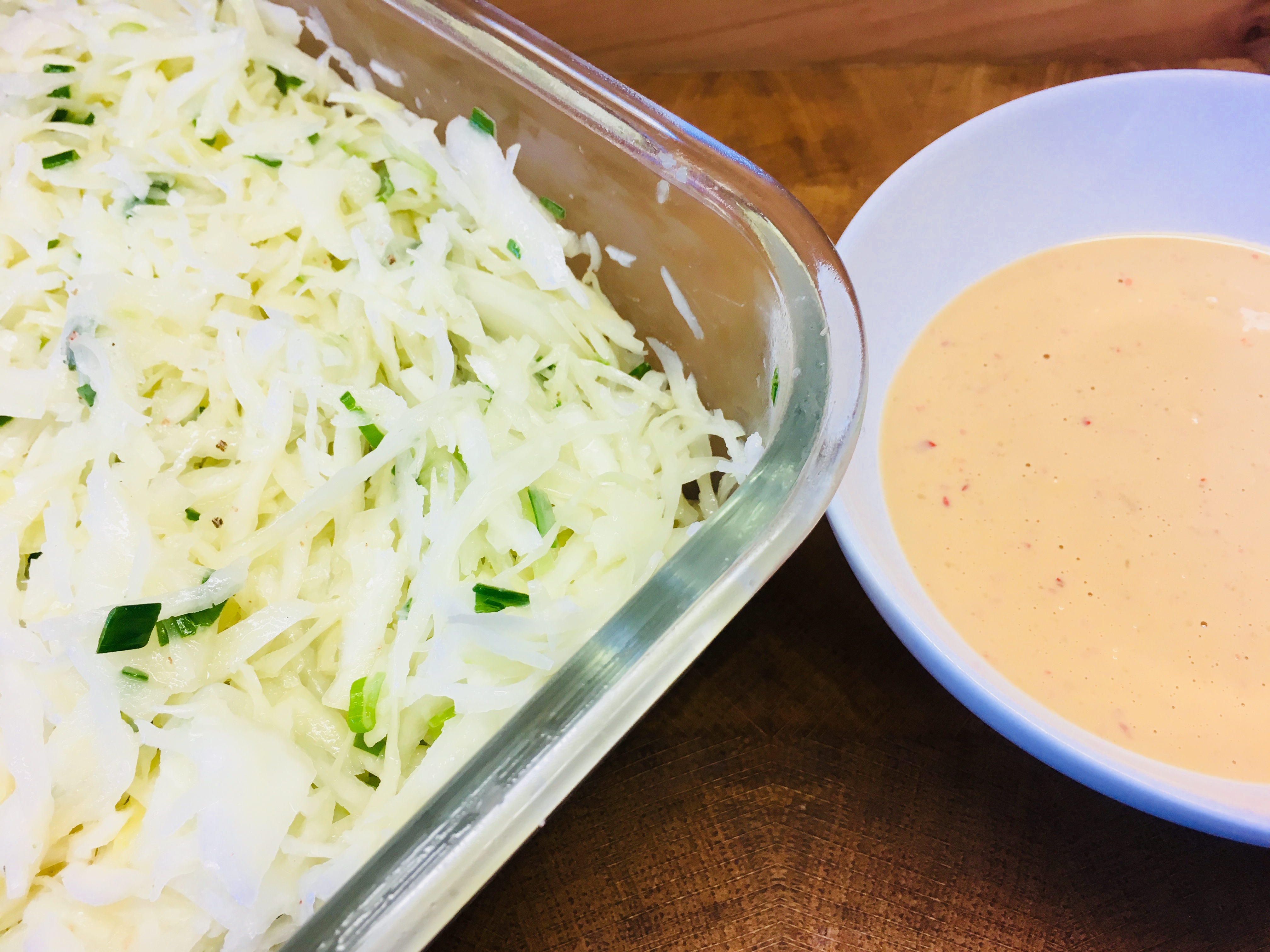 Weißkohl Salat mit Erdnüssen und Erdnuss Ingwer Chili Dressing