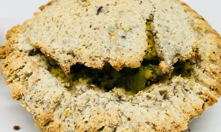 Kokos Tartelettes mit Brokkoli, Tofu Ricotta und Hanf Pesto