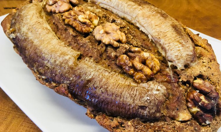 Bananen Brot mit Mandelmus und Walnüssen