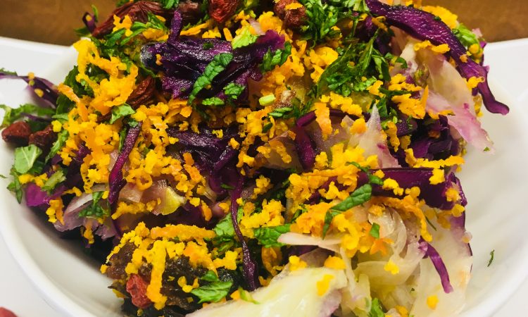 Rotkohl Fenchel Salat mit Miso Tahini Dressing