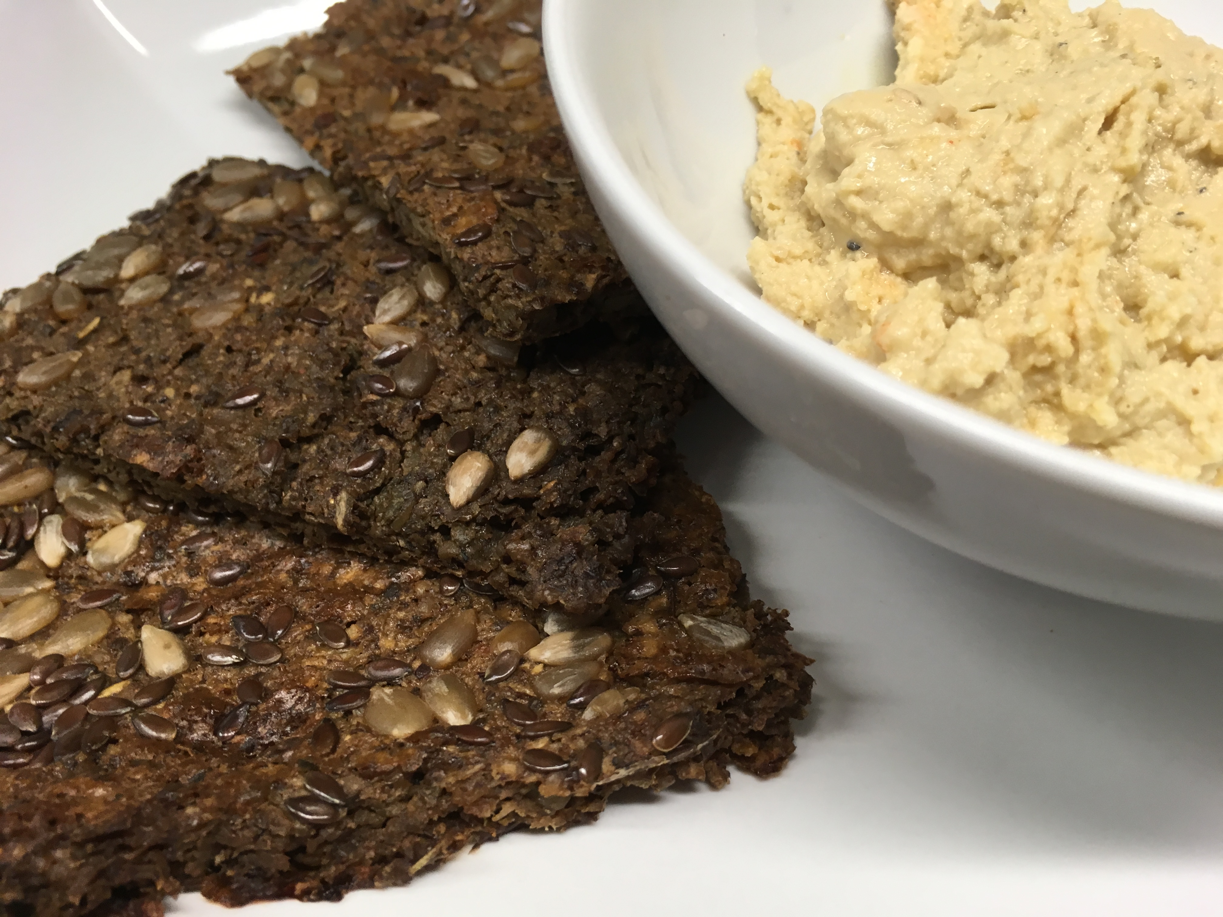 Sellerie Leinsamen Brot mit Sonnenblumenkernen