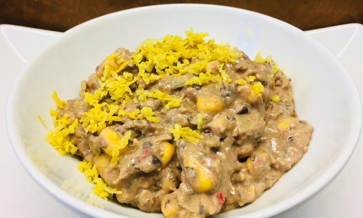 Schwarze Bohnen Hummus Dip mit Chili und Mais