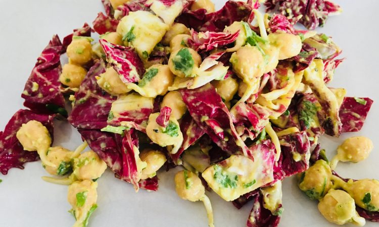 Kichererbsen Sprossen Salat mit Zitronen Ingwer Tahini Dressing