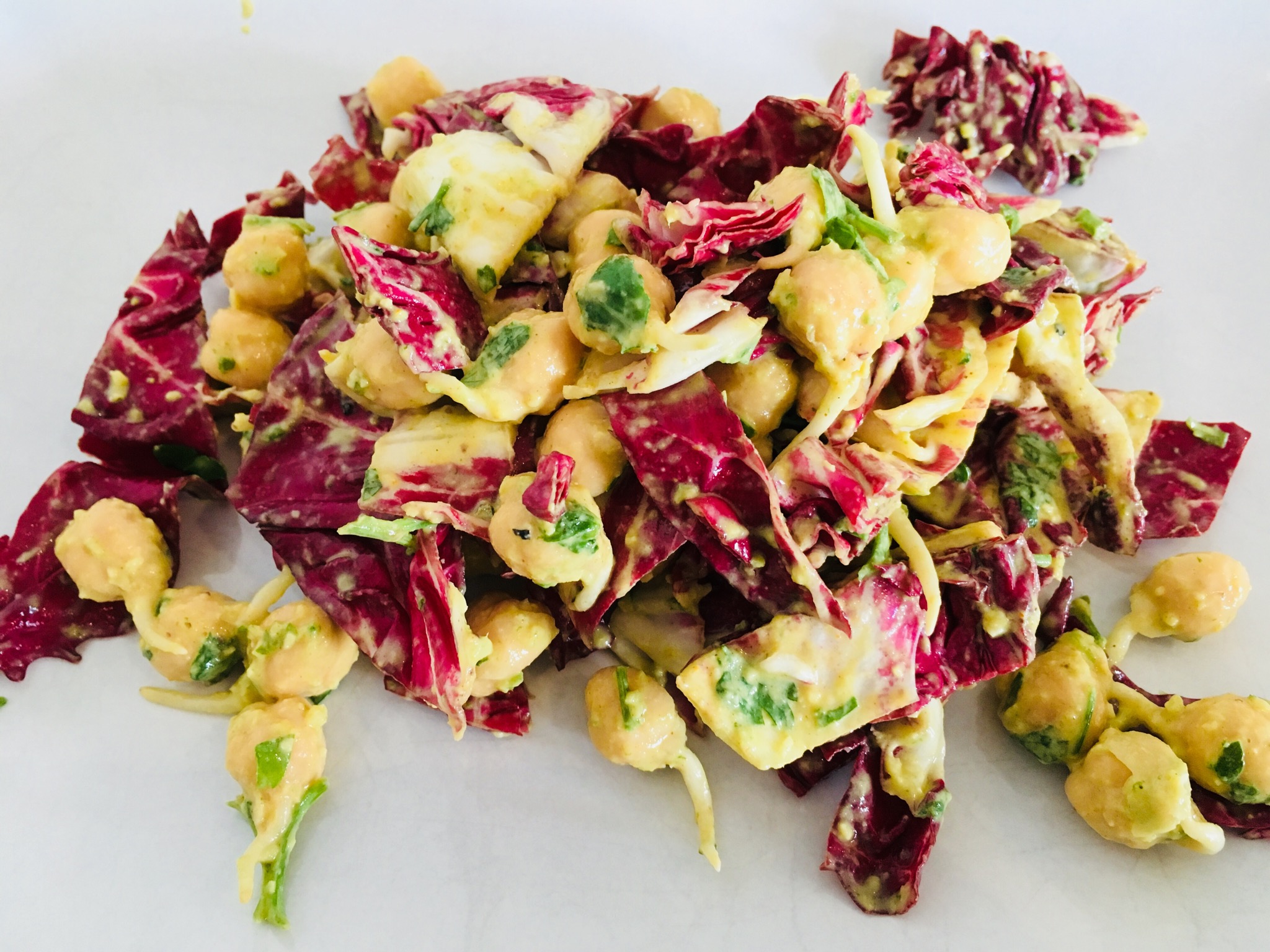 Kichererbsen Sprossen Salat mit Zitronen Ingwer Tahini Dressing