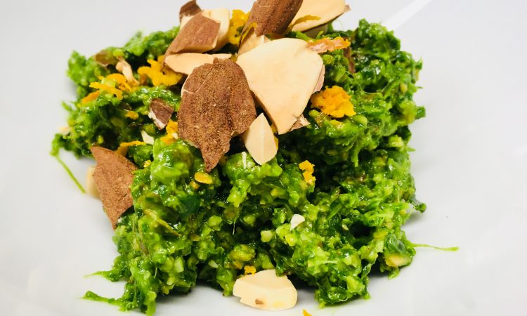 Bärlauch Pesto mit Mandeln und Orangen