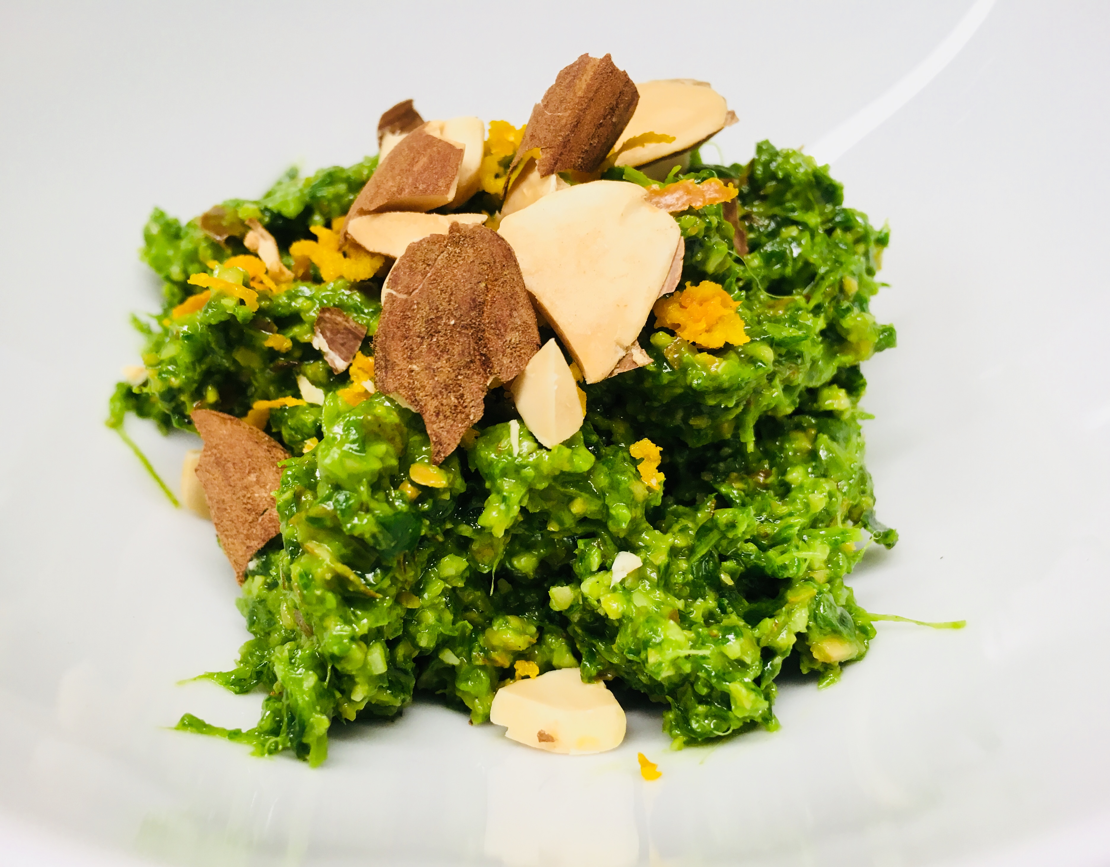 Bärlauch Pesto mit Mandeln und Orangen