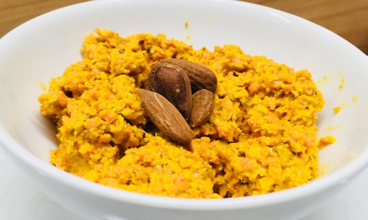 Karotten Dip mit Mandeln und Curry