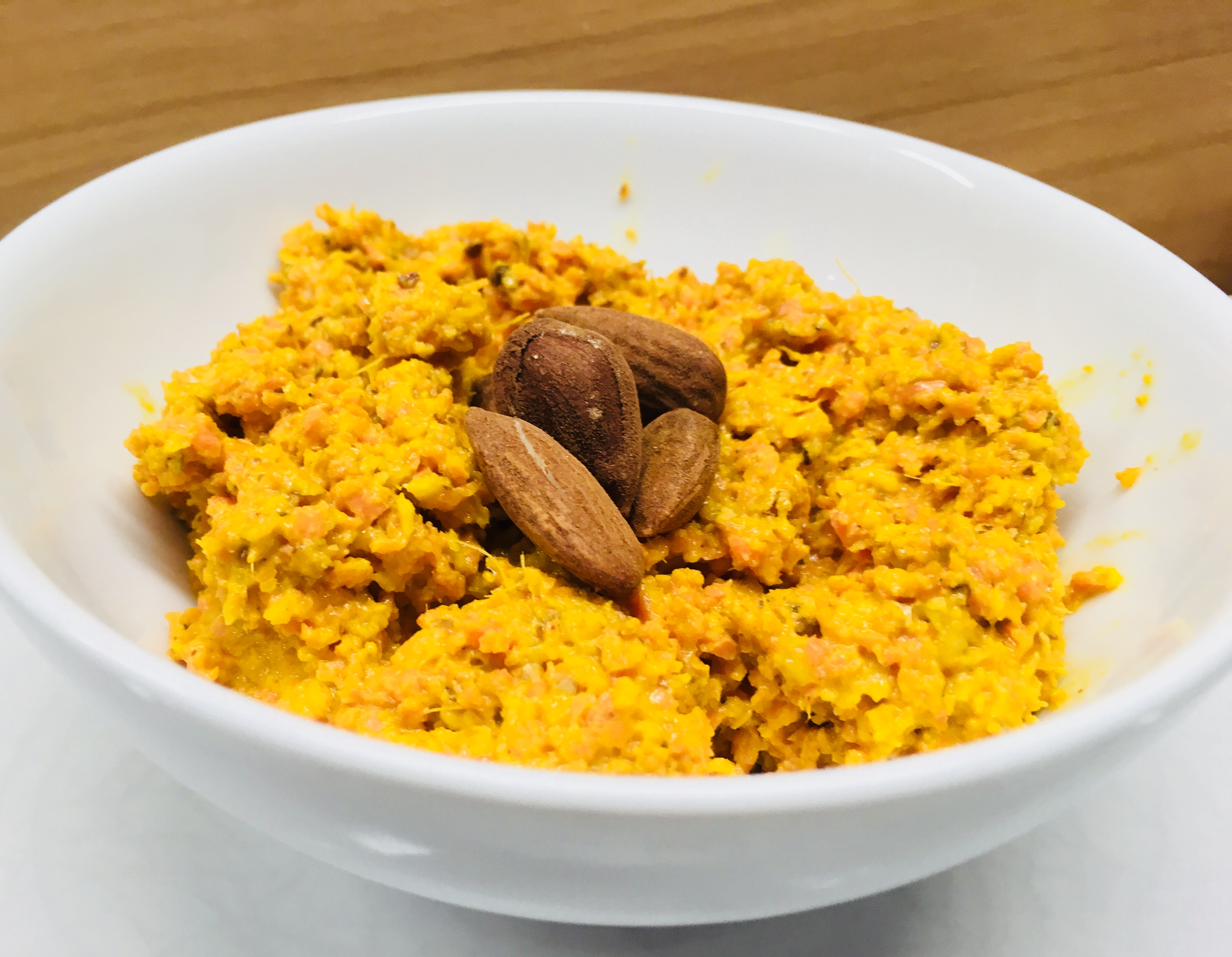 Karotten Dip mit Mandeln und Curry