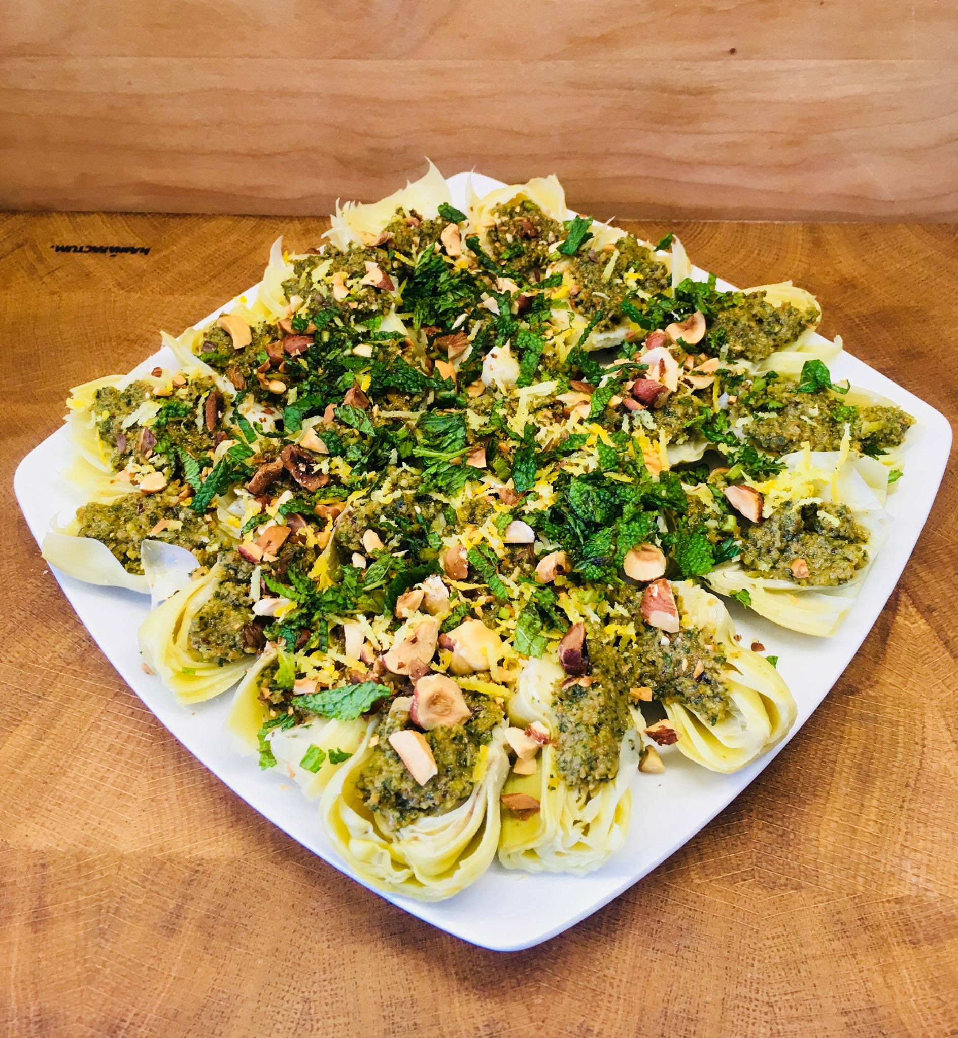 Artischocken mit Haselnuss Zitronen Minze Pesto