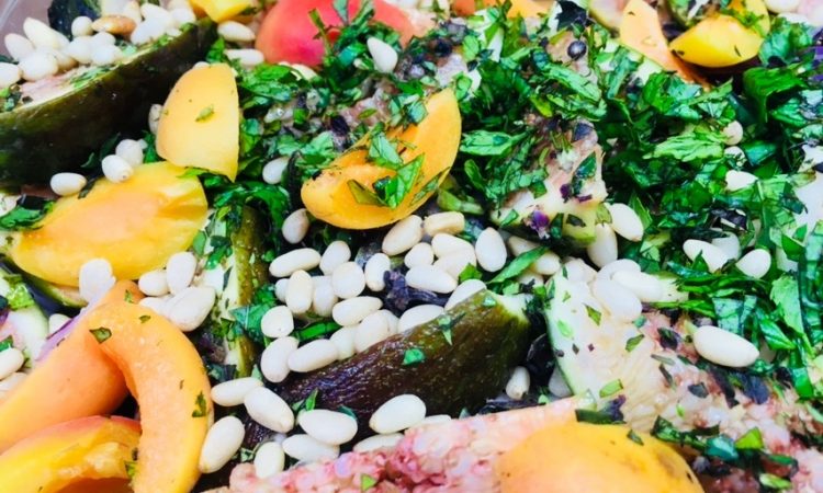 Salat mit Feigen und Roten Zwiebeln mit Honig Senf Dressing
