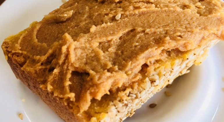 Tahini Miso Brotaufstrich