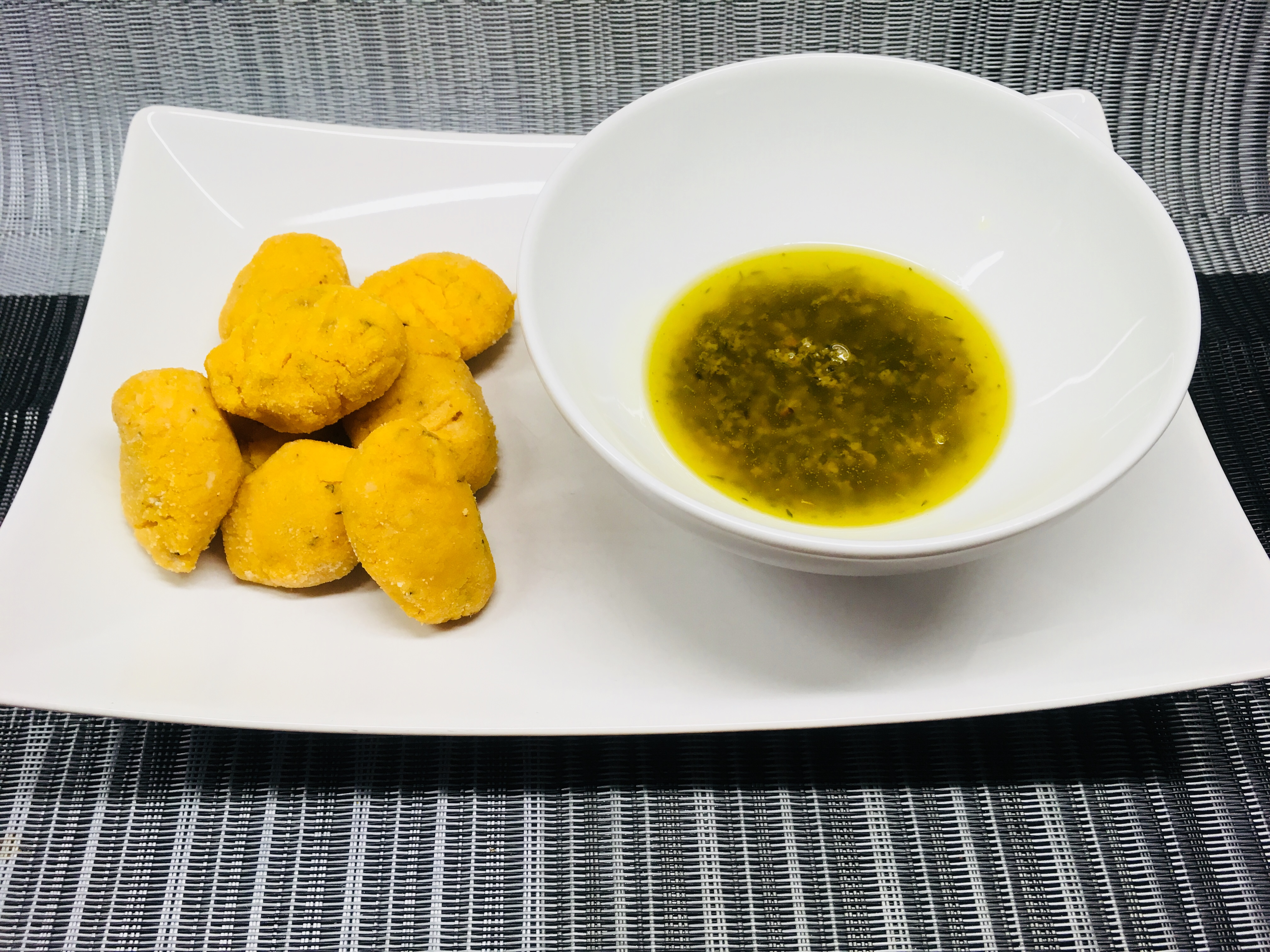 Kürbis Gnocchi mit Knoblauch Thymian Sauce