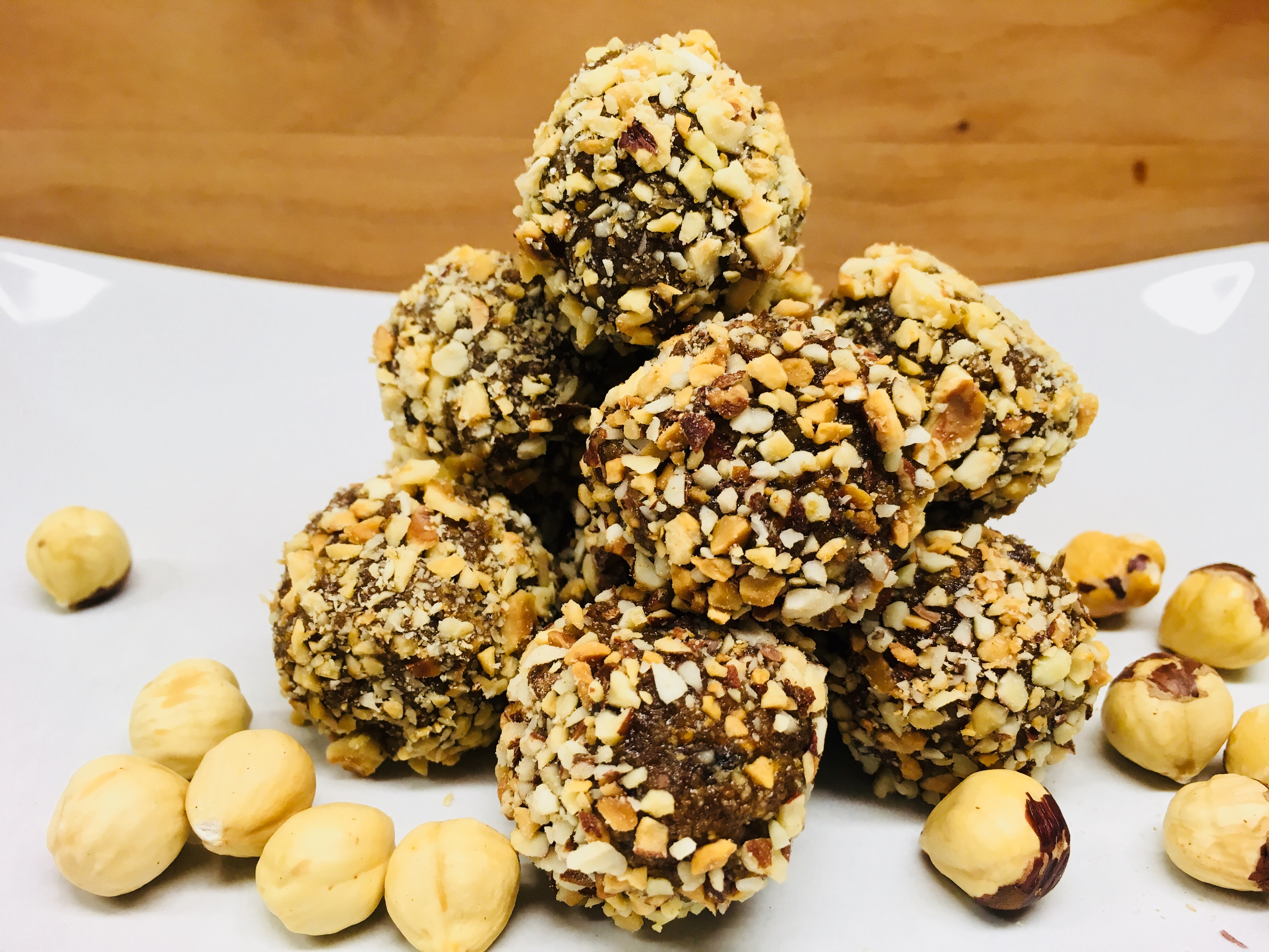 Feigen-Mandeln Energiebällchen mit Haselnüssen