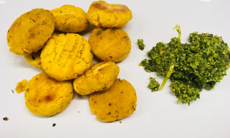 Gebackene Kürbis Gnocchi mit Haselnuss Salbei Pesto