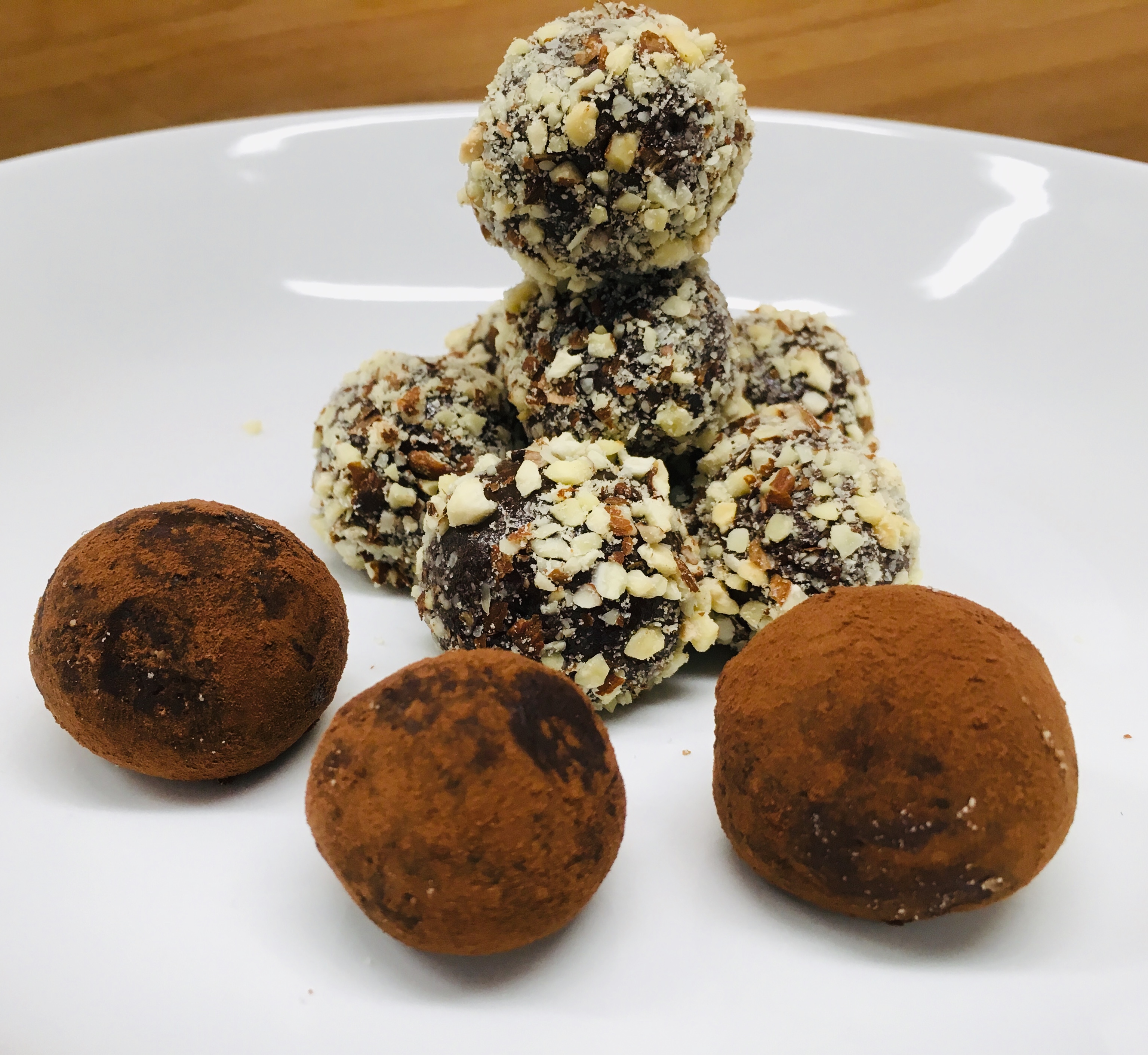 Energiebällchen aus Dattel Schoko Karamell mit Meersalz