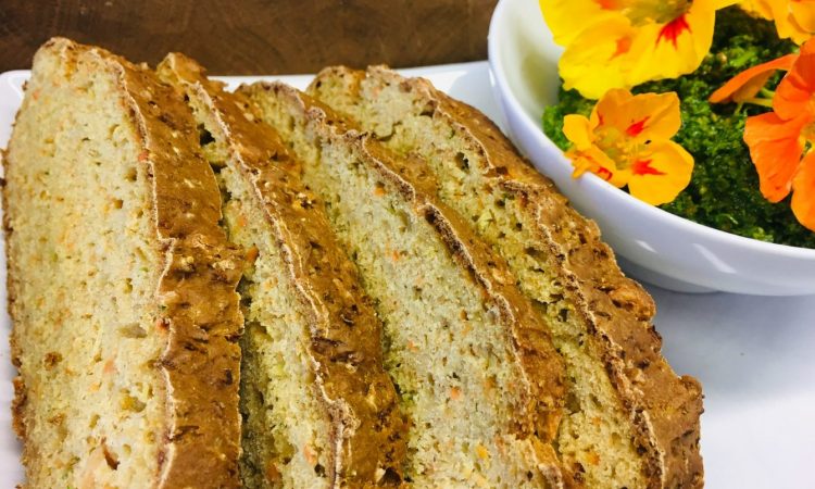 Soda Brot mit Kapuzinerkresse mit Pesto
