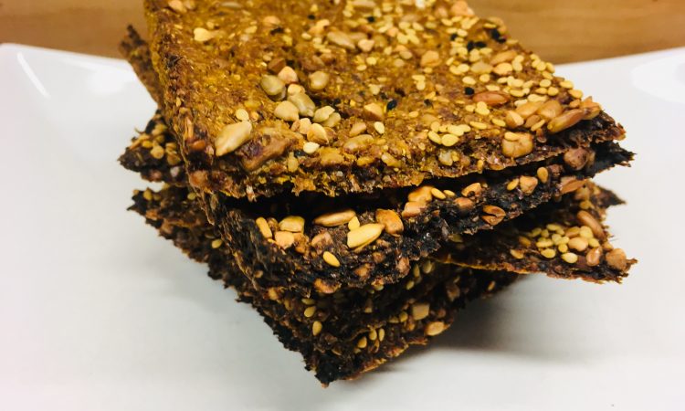 Sellerie Möhren Cracker mit Hanf, Chia und Leinöl