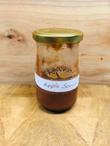 Apfelsauce mit Dattelsirup, Ingwer und Zimt