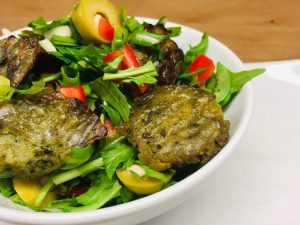 Rucola Salat mit gebratenen Gnocchis