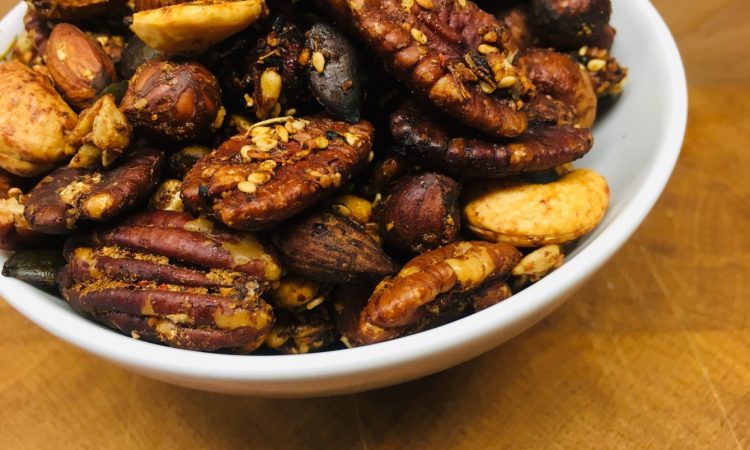Spicy Nuts - Geröstete Nüsse mit Dukkah, Honig und Rosmarin