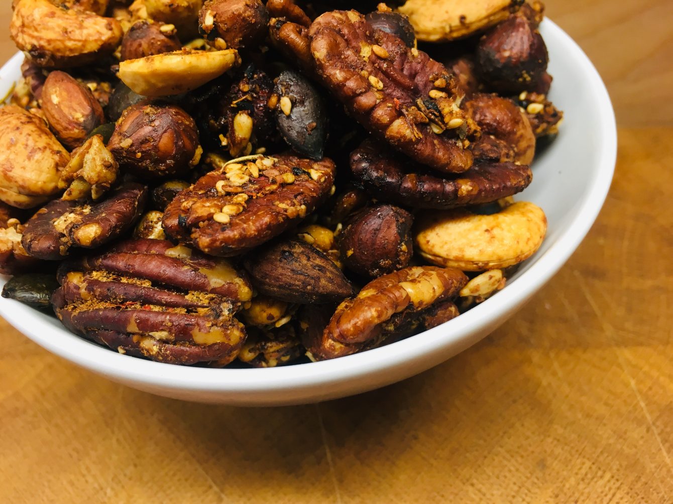 Spicy Nuts - Geröstete Nüsse mit Dukkah, Honig und Rosmarin