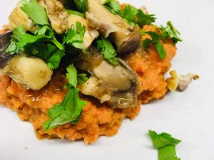 Süßkartoffel Püree mit Pilzen und Maronen
