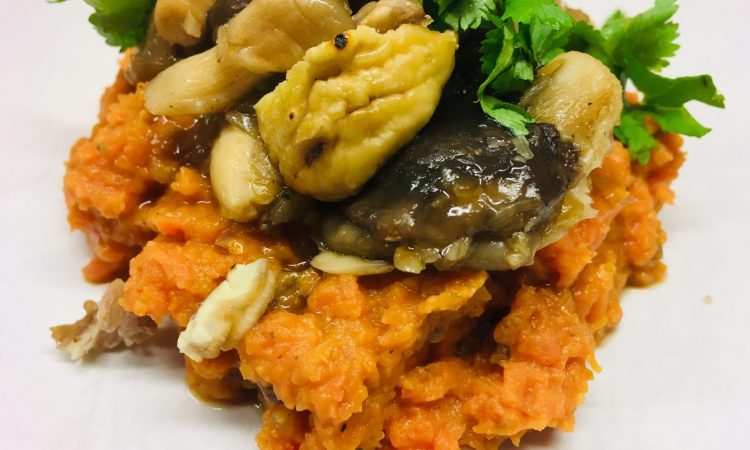 Süßkartoffel Püree mit Pilzen und Maronen