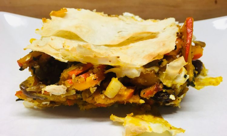 Kürbis Pastete mit Cranberries, Walnüssen und knusprigem Salbei
