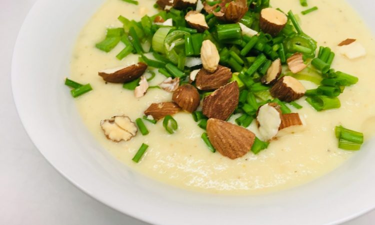 Blumenkohl Mandel Knoblauch Suppe