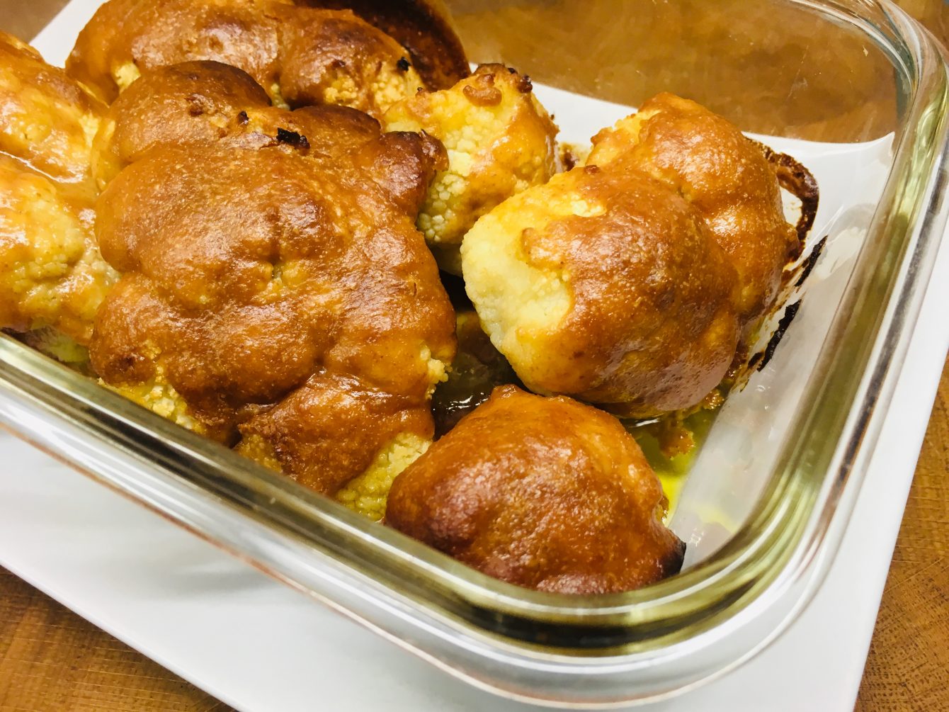 Gerösteter Blumenkohl mit Erdnuss-Miso-Sauce