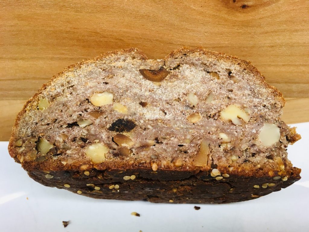 Buchweizen Brot mit Nüssen