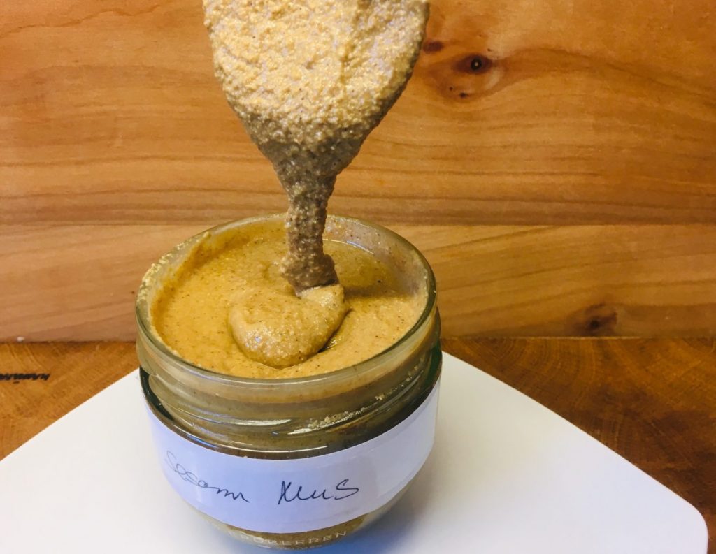 Gesundes Tahini Sesammus selbst gemacht