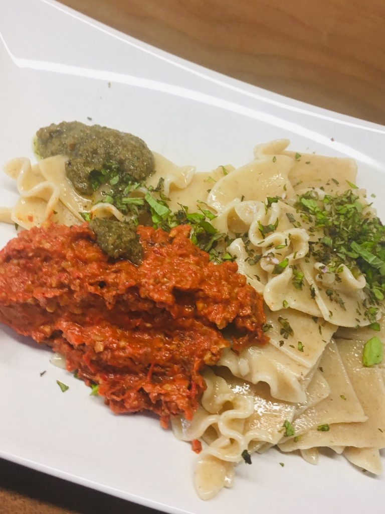 Pasta mit Paprika Pesto Rosso Sauce